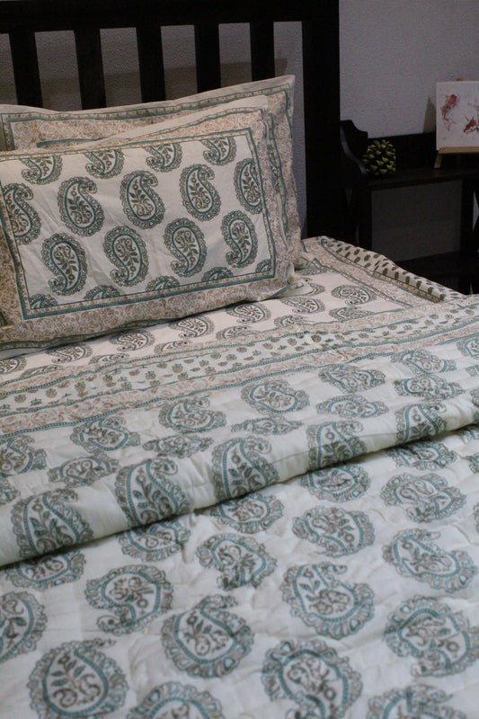 Tales of Summer Green Paisley Non Reversible AC Comforter