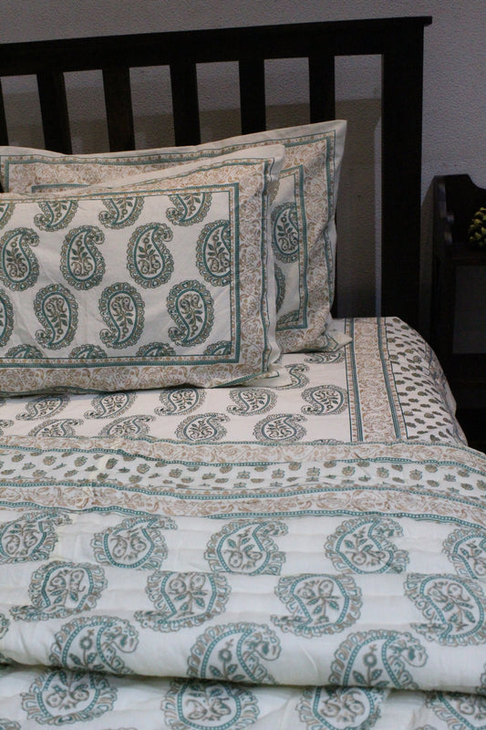 Tales of Summer Green Paisley Non Reversible AC Comforter