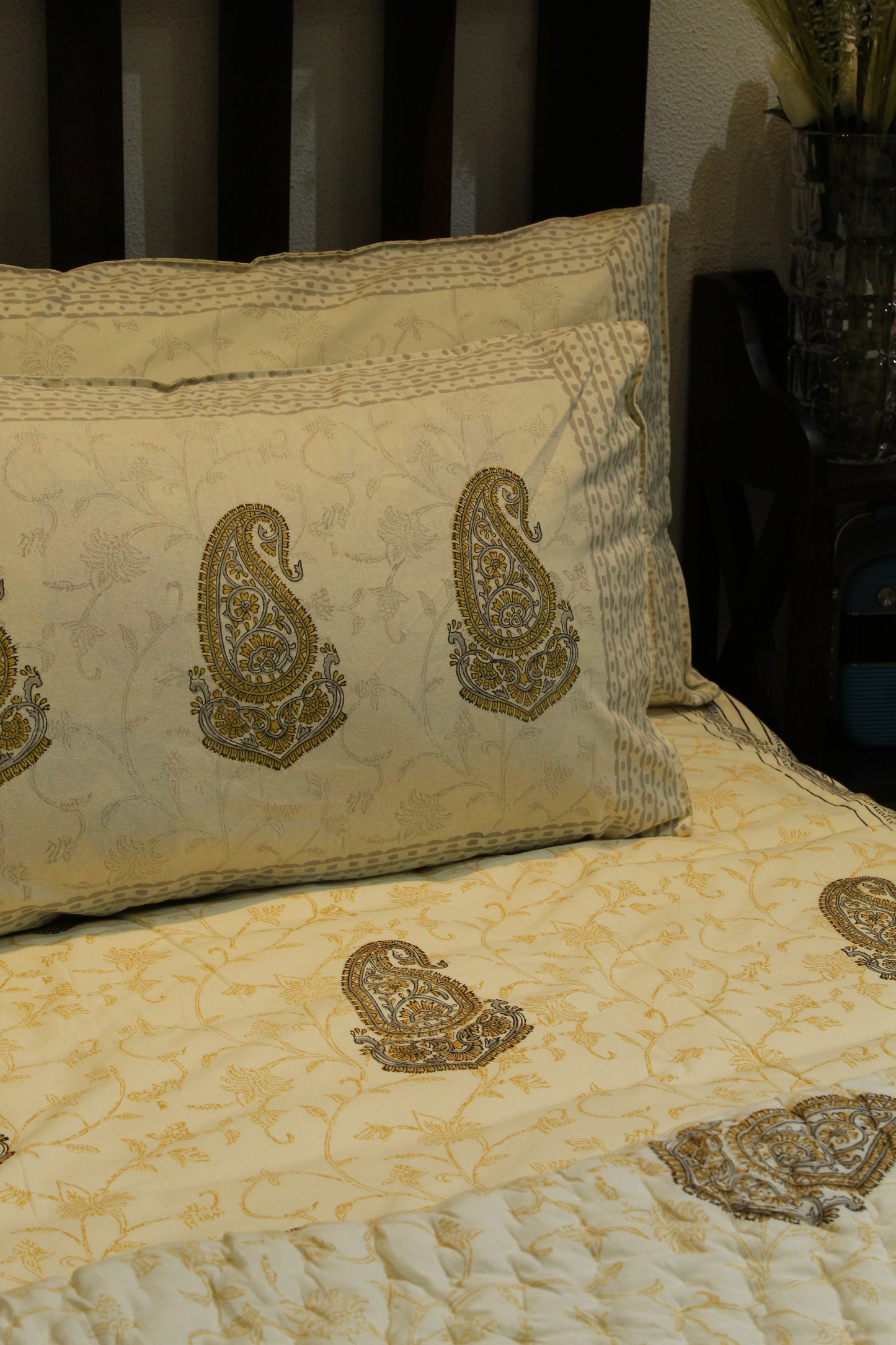 Magnolia Handblock Printed Reversible Bedset - 121