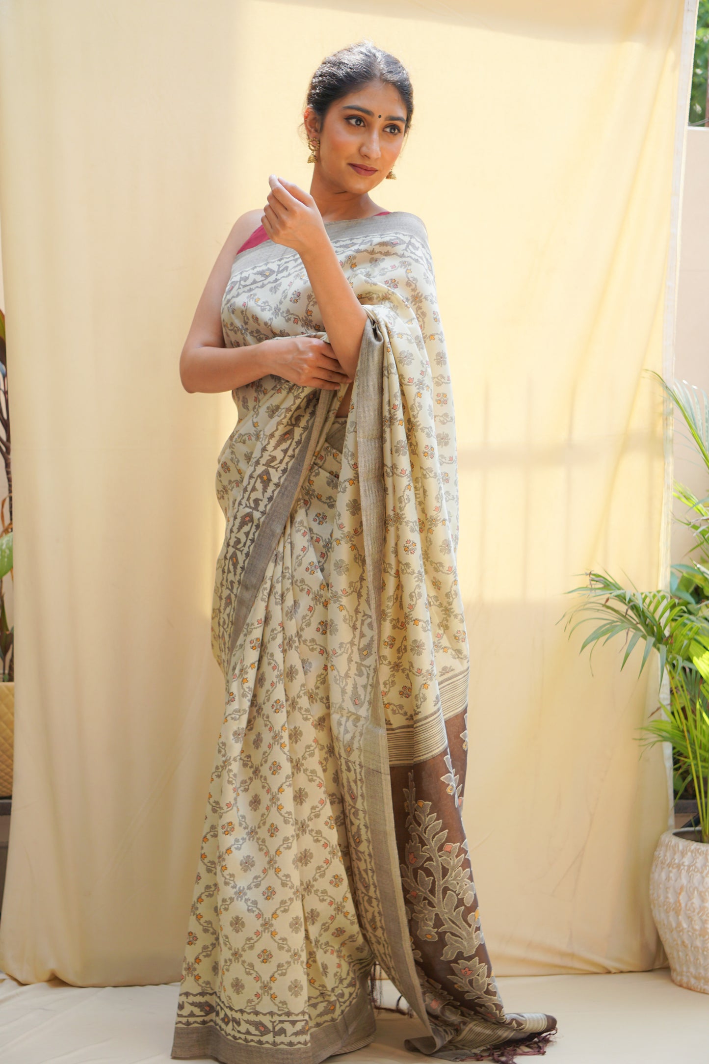 Pravaah Floral Jaal Silk Saree