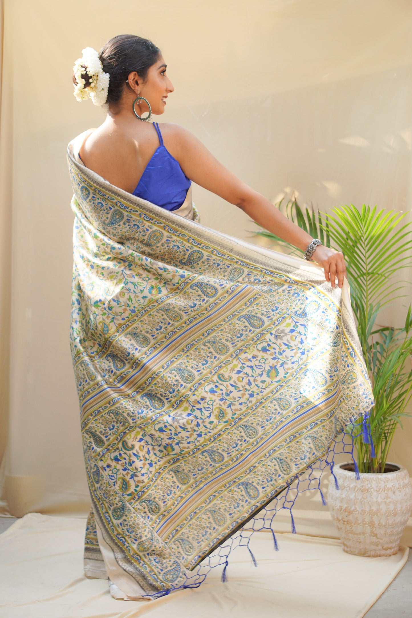 Pravaah Blue Floral Jaal Silk Saree