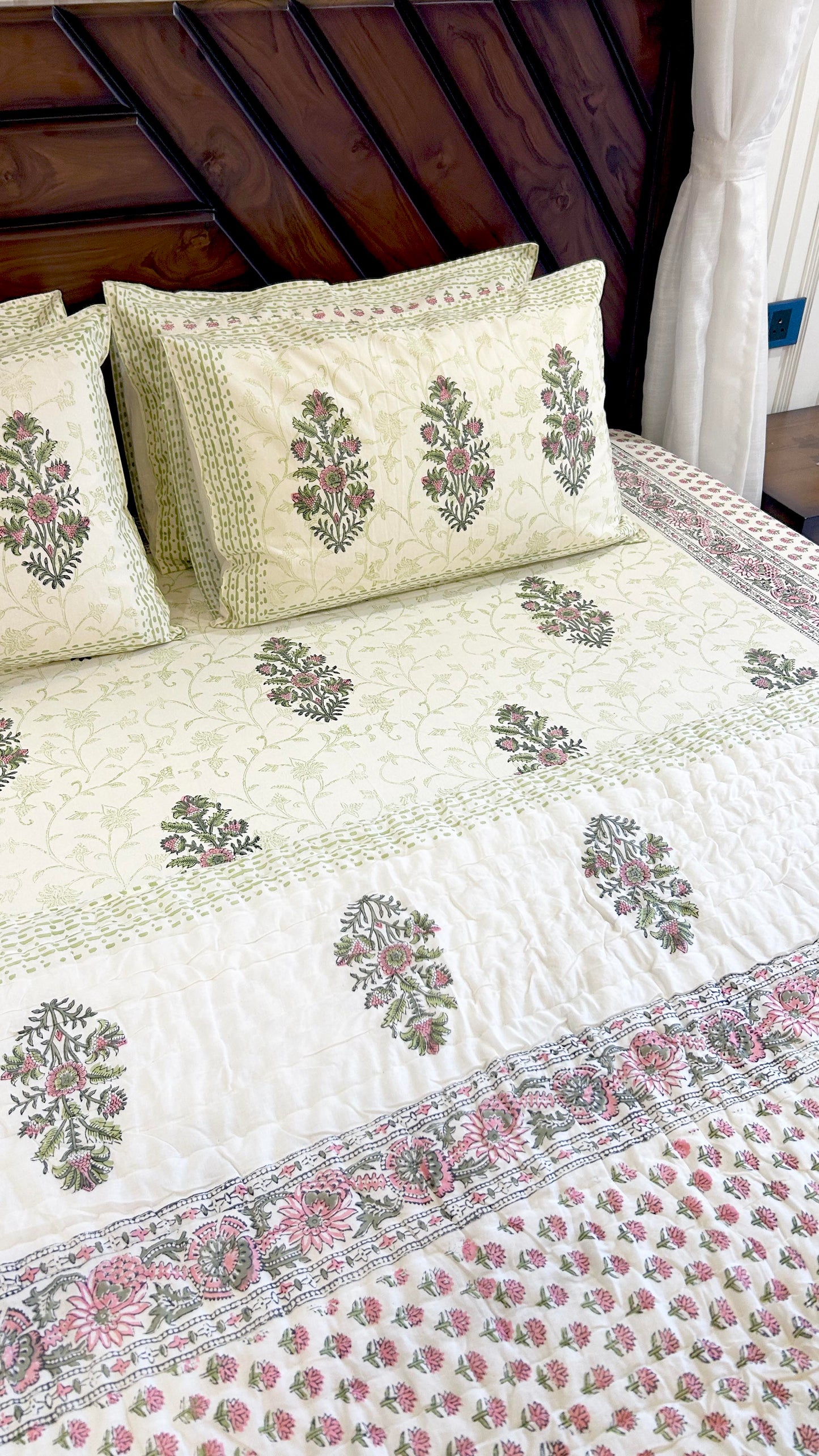 Magnolia Handblock Printed Reversible Bedset - 113