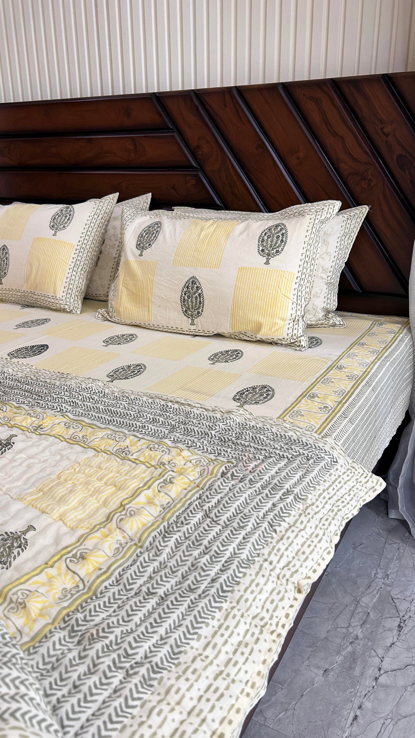 Magnolia Handblock Printed Reversible Bedset - 111