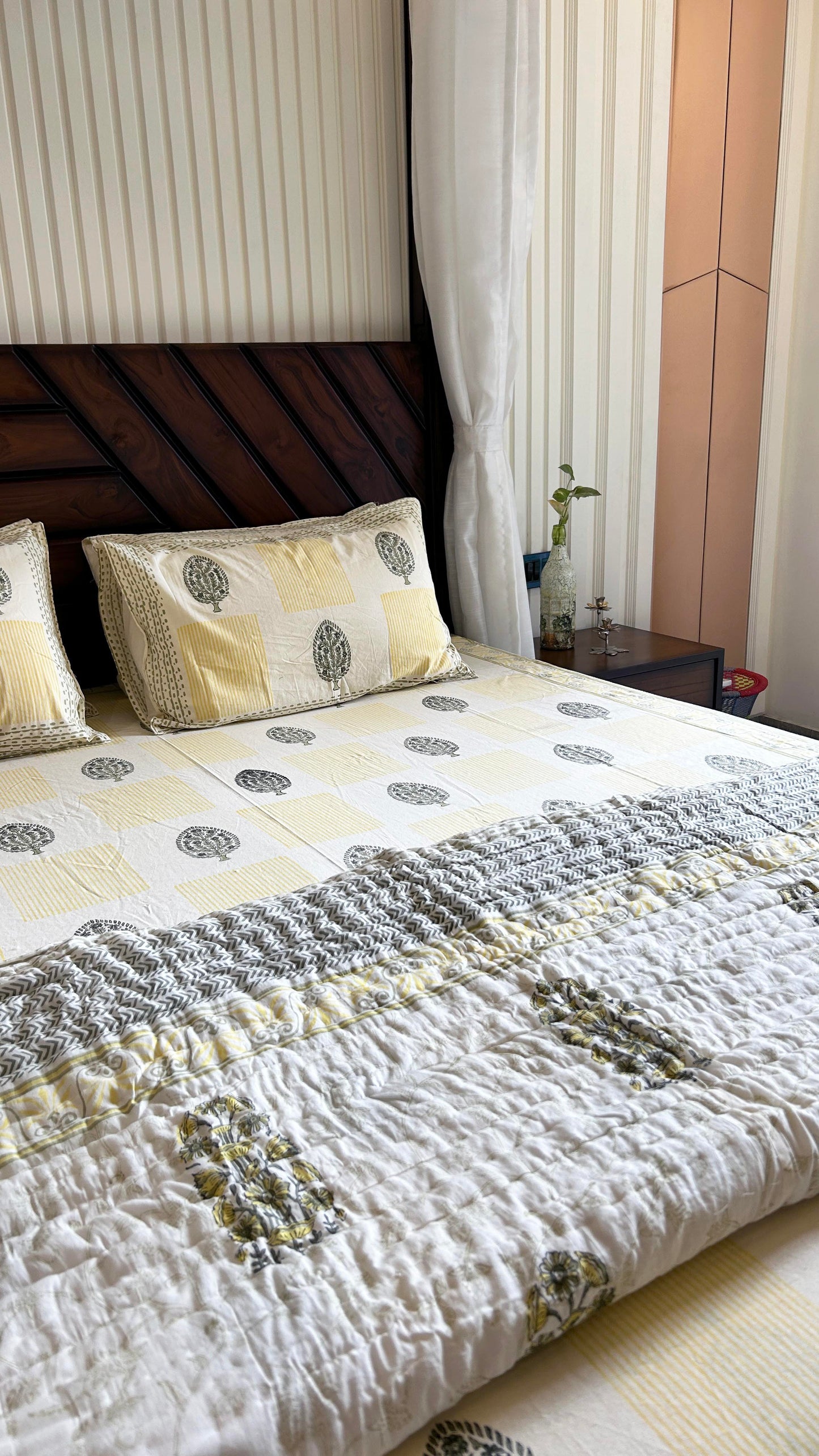 Magnolia Handblock Printed Reversible Bedset - 111