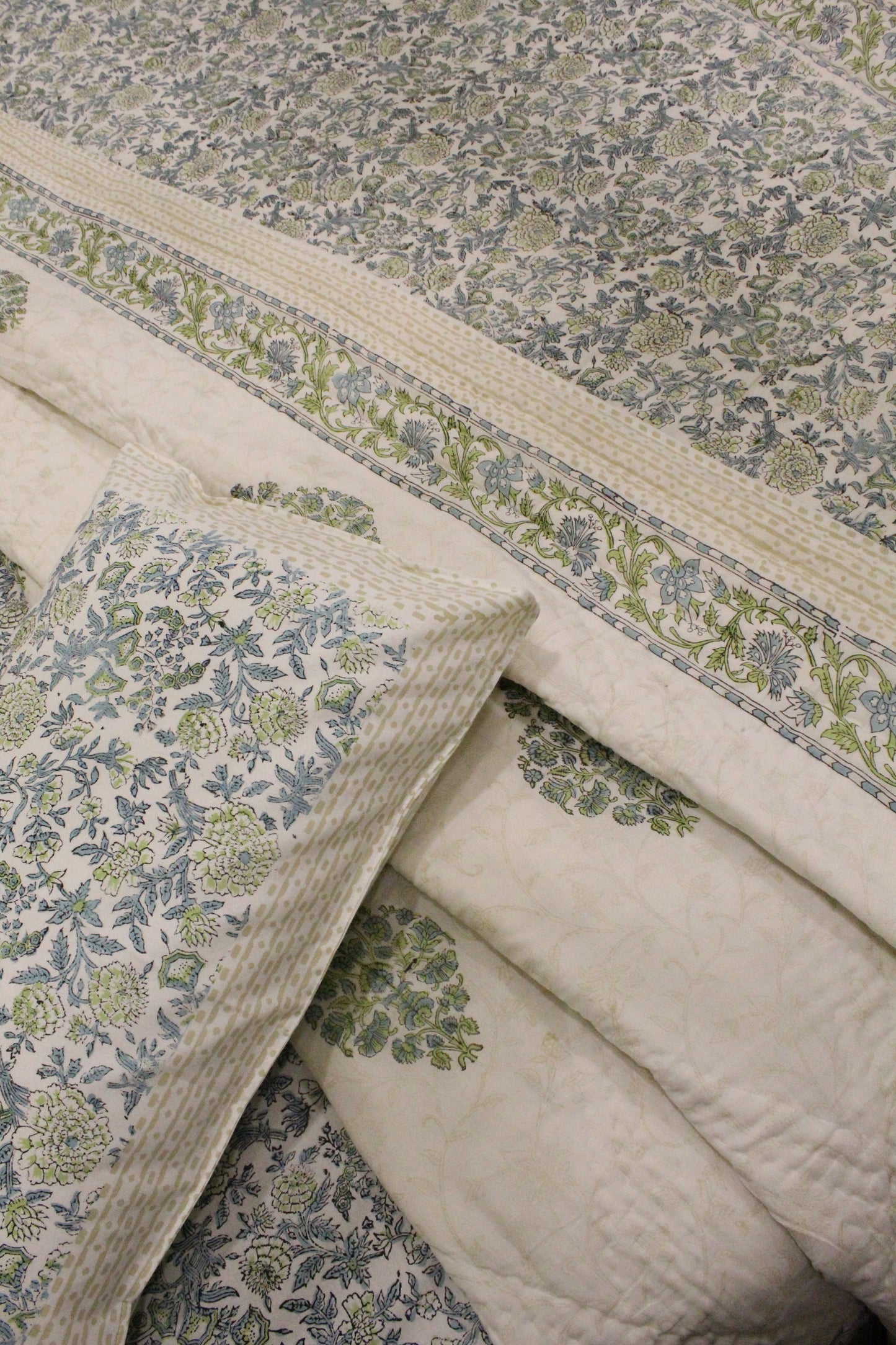 Magnolia Handblock Printed Reversible Bedset - 138