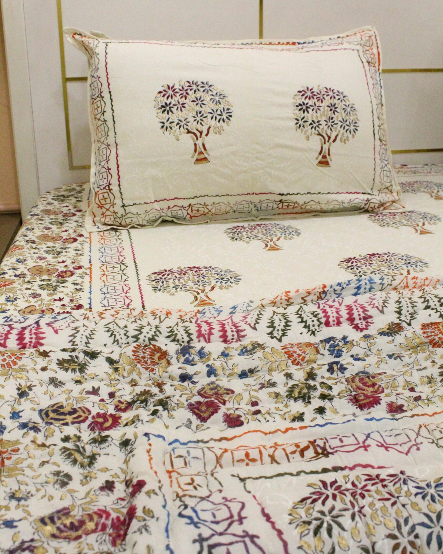 Royal Rajputana Non Reversible Quilt - 126